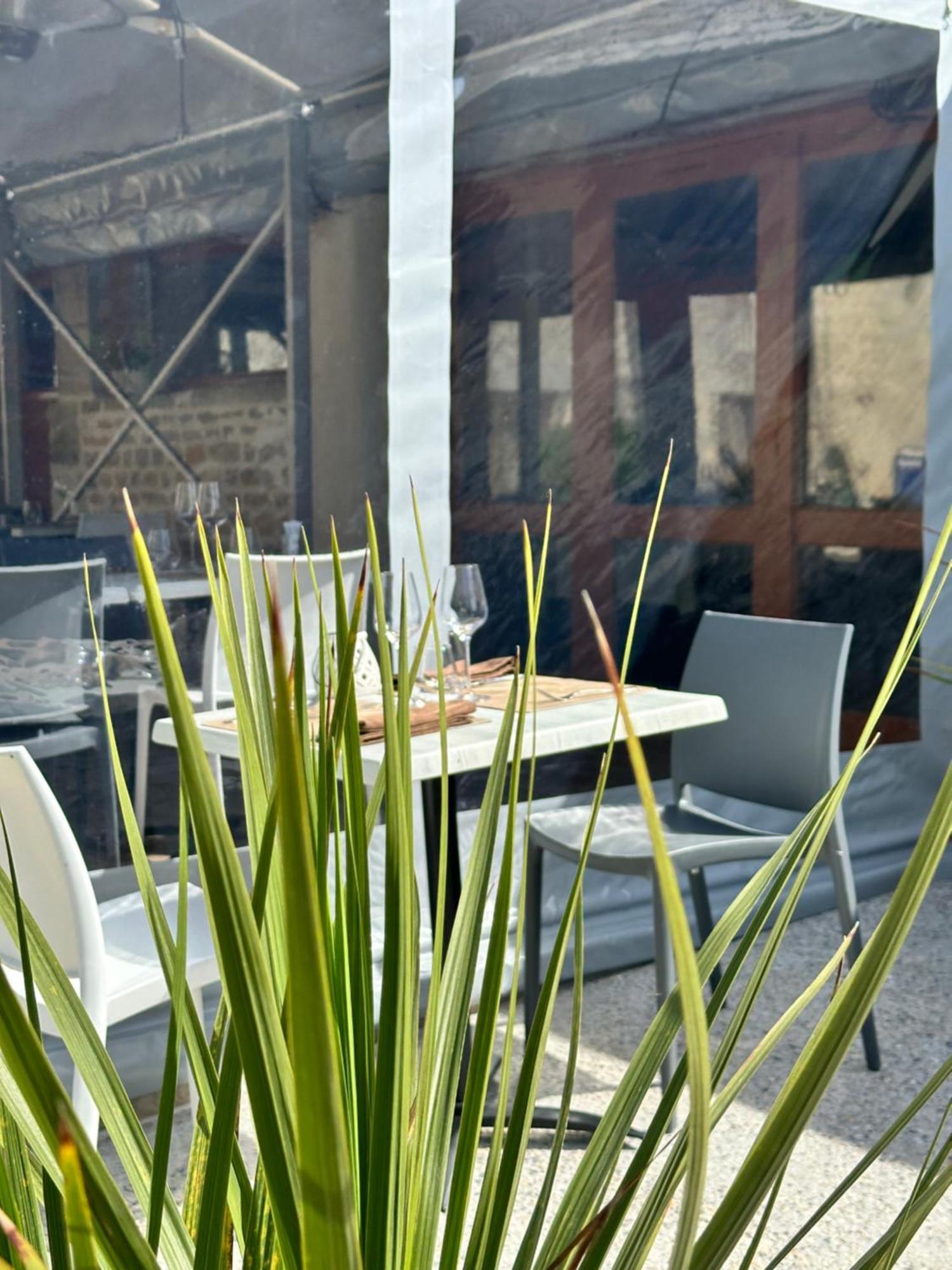 Hotel Restaurant Le Clos De L 'Ancien Pressoir Commes Exterior photo