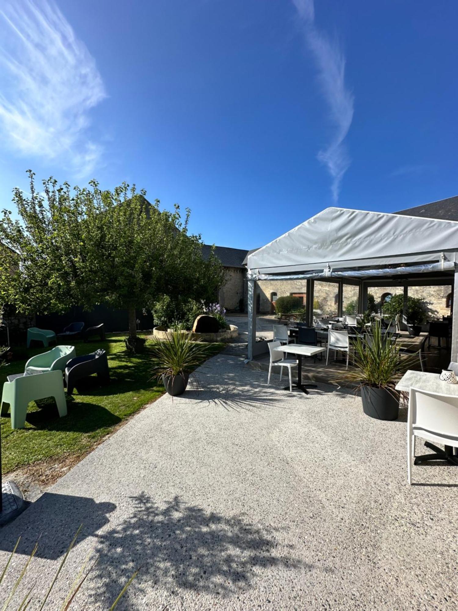 Hotel Restaurant Le Clos De L 'Ancien Pressoir Commes Exterior photo