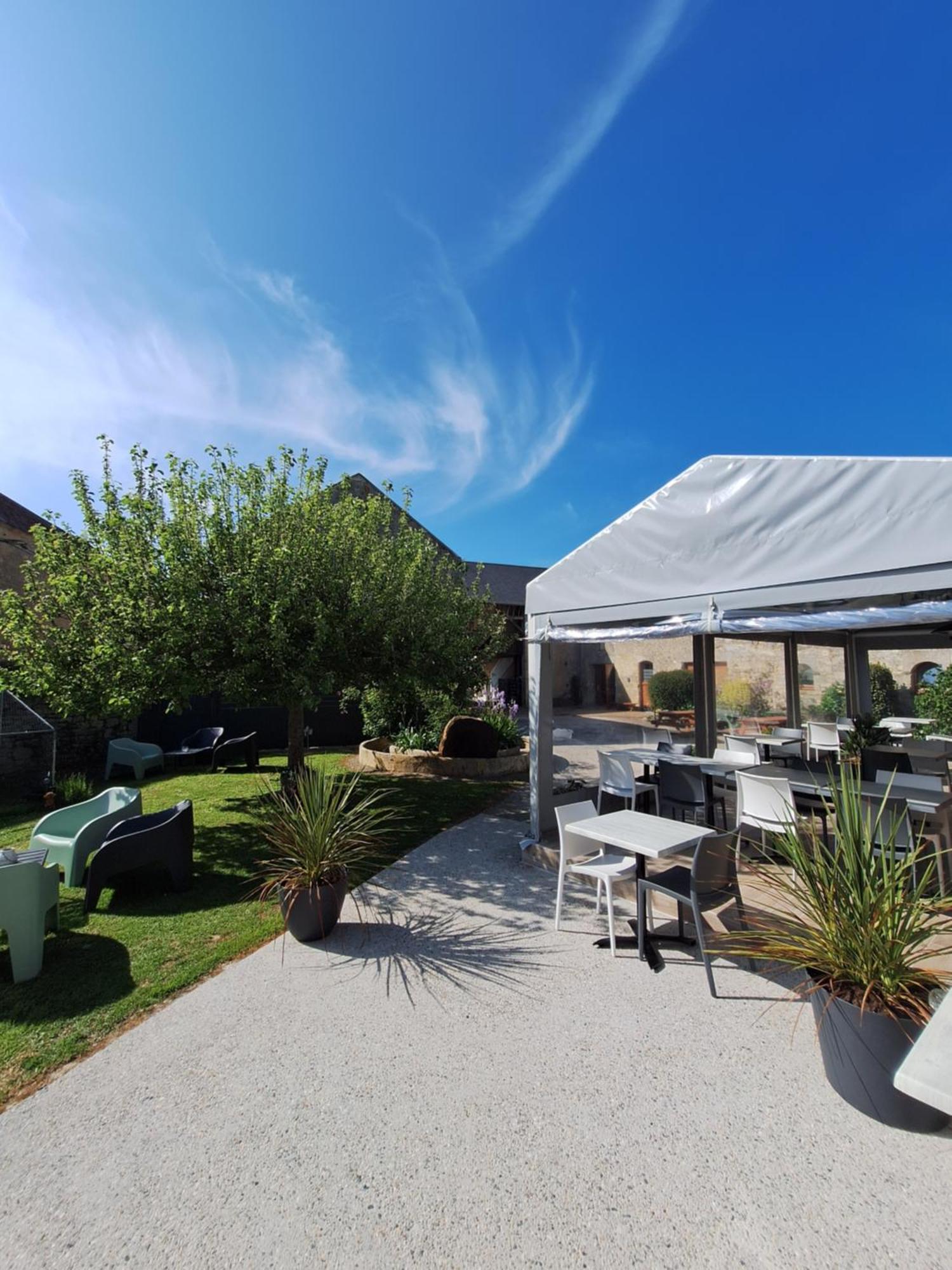 Hotel Restaurant Le Clos De L 'Ancien Pressoir Commes Exterior photo