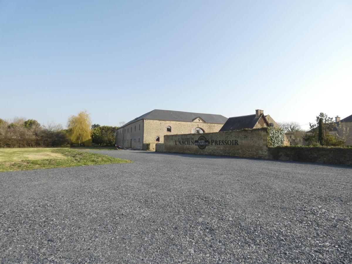 Hotel Restaurant Le Clos De L 'Ancien Pressoir Commes Exterior photo